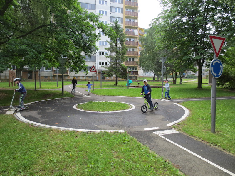 Dopravní hřiště s tematickými prvky v MŠ Předškolní