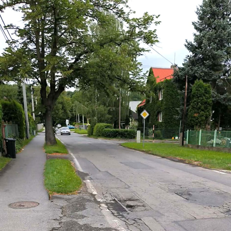 Přerozdělení uličního prostoru ul. Podhájí v Ostravě-Jihu